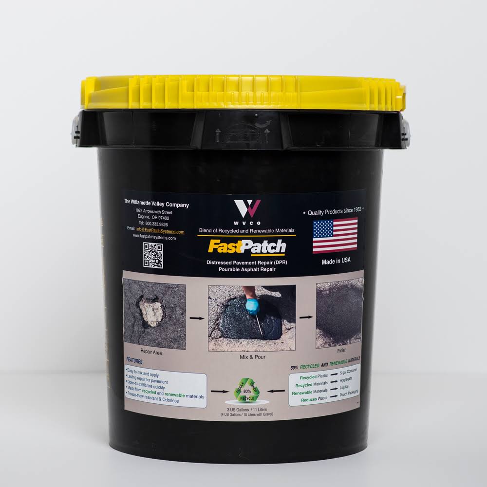 FASTPATCH DPR Pourable Asphalt Repair 5-Gal Kit